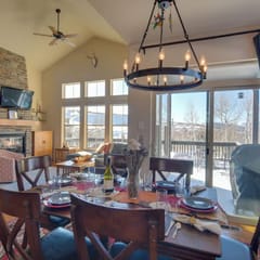Cozy 3 Bed! Right on the Slopes!