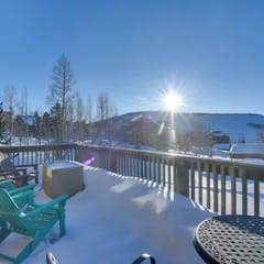 Cozy 3 Bed! Right on the Slopes!