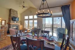 Cozy 3 Bed! Right on the Slopes! - Image 3