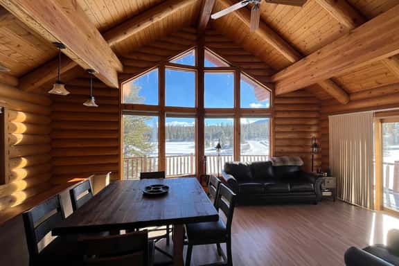 Beautiful Mountain Cabin - Image 1